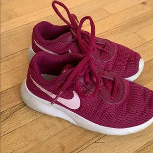 Nike girls shoe size 11.5C